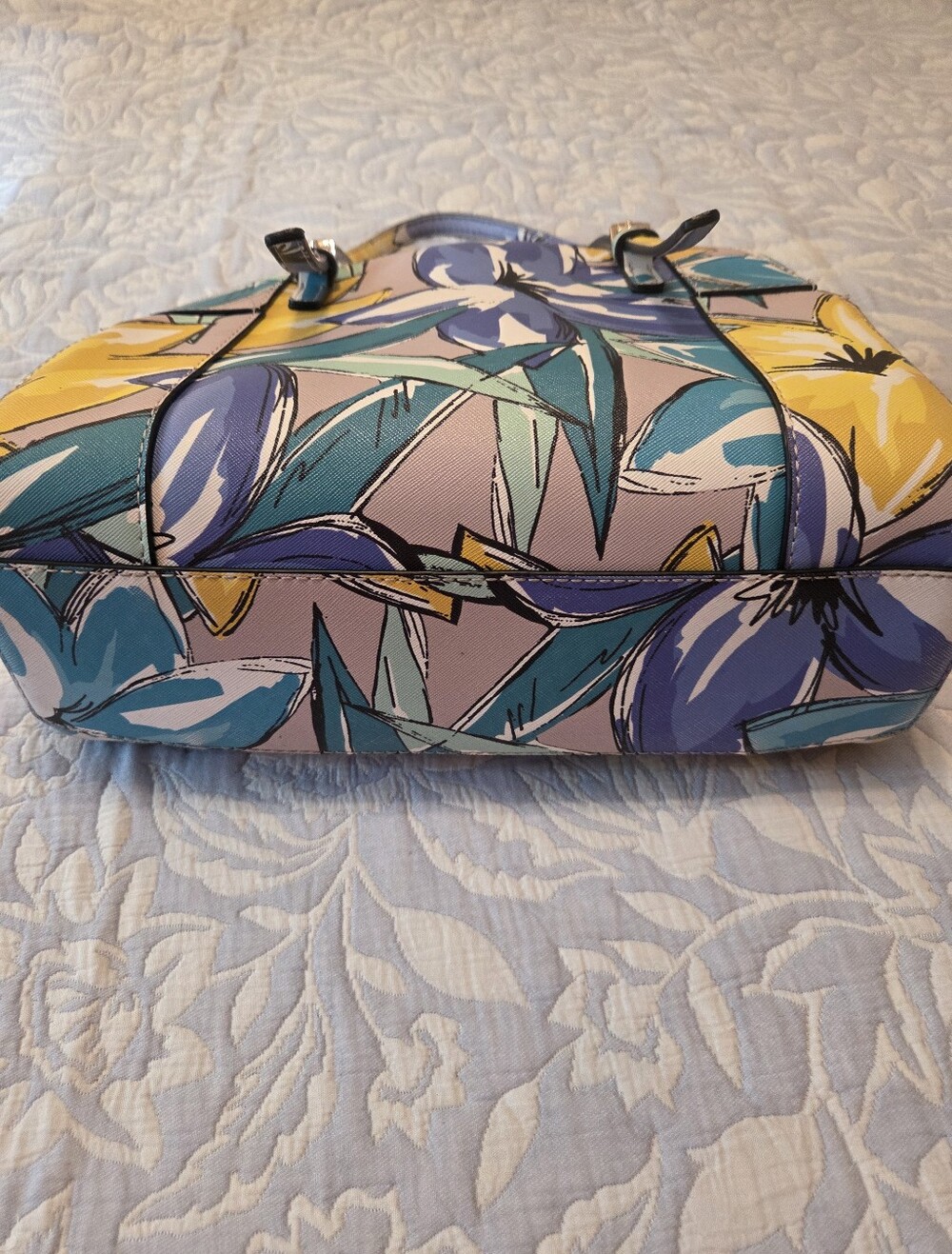GUESS bright Floral Satchel - Picture 3 of 8